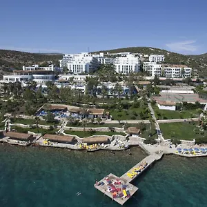 & Hotel